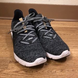 NIKE AIR RUNNING SHOES!